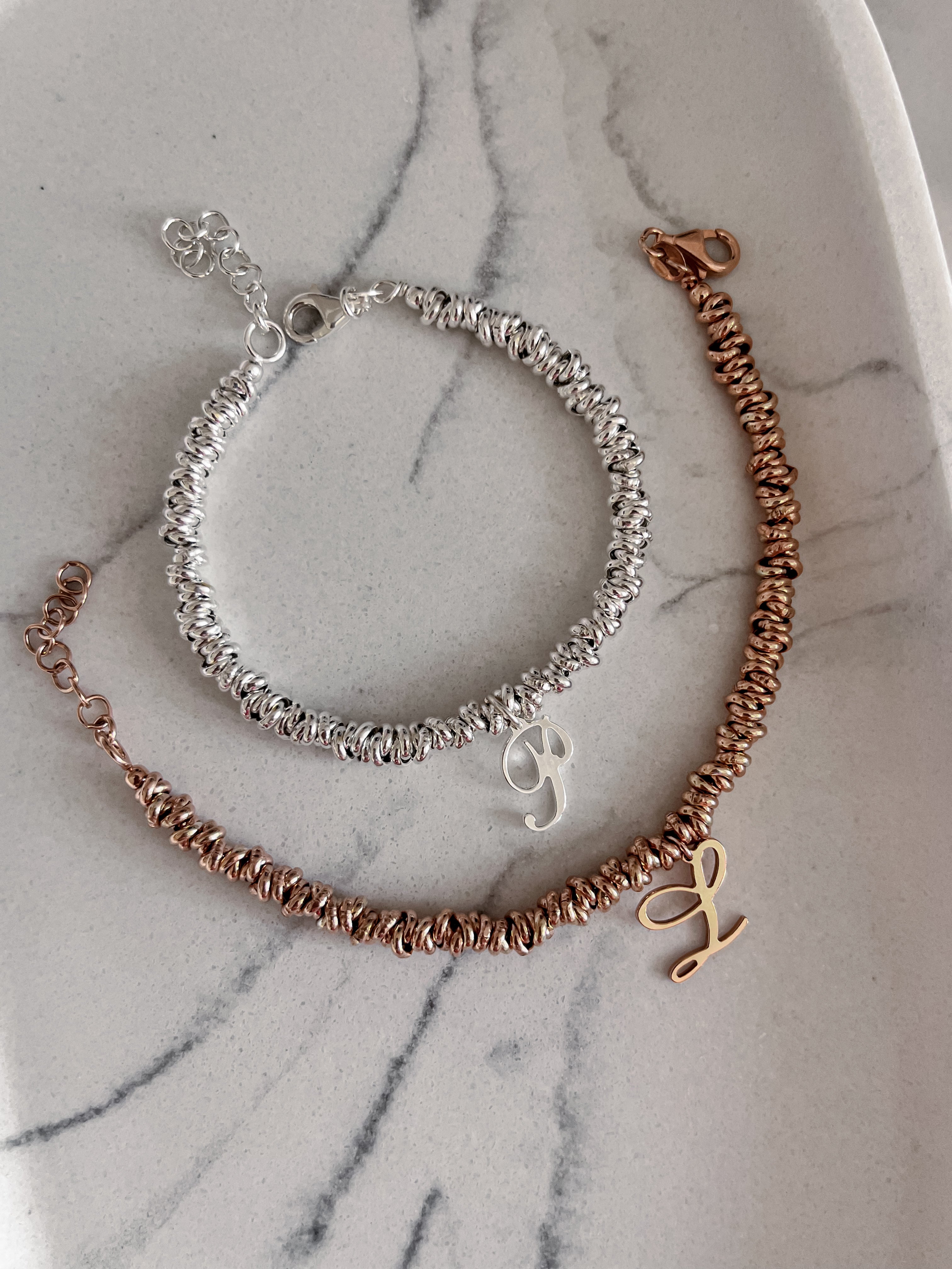 Bracciale nodini e iniziale nome