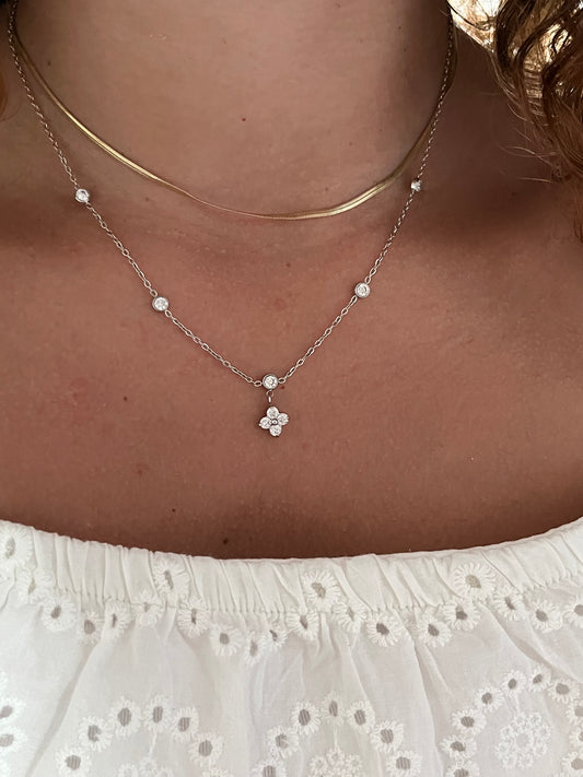 Collana punti luce