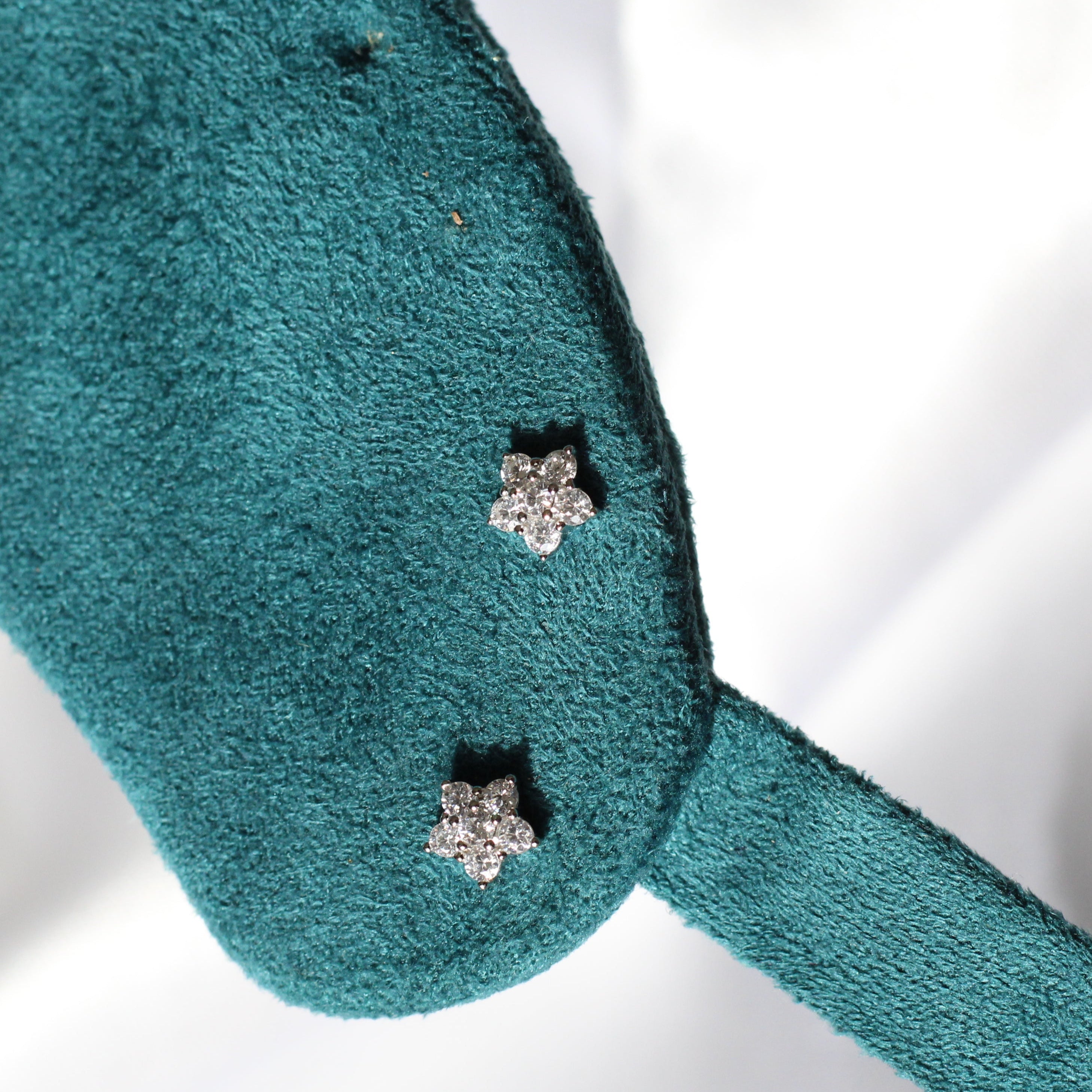 Orecchini Fiore bianco