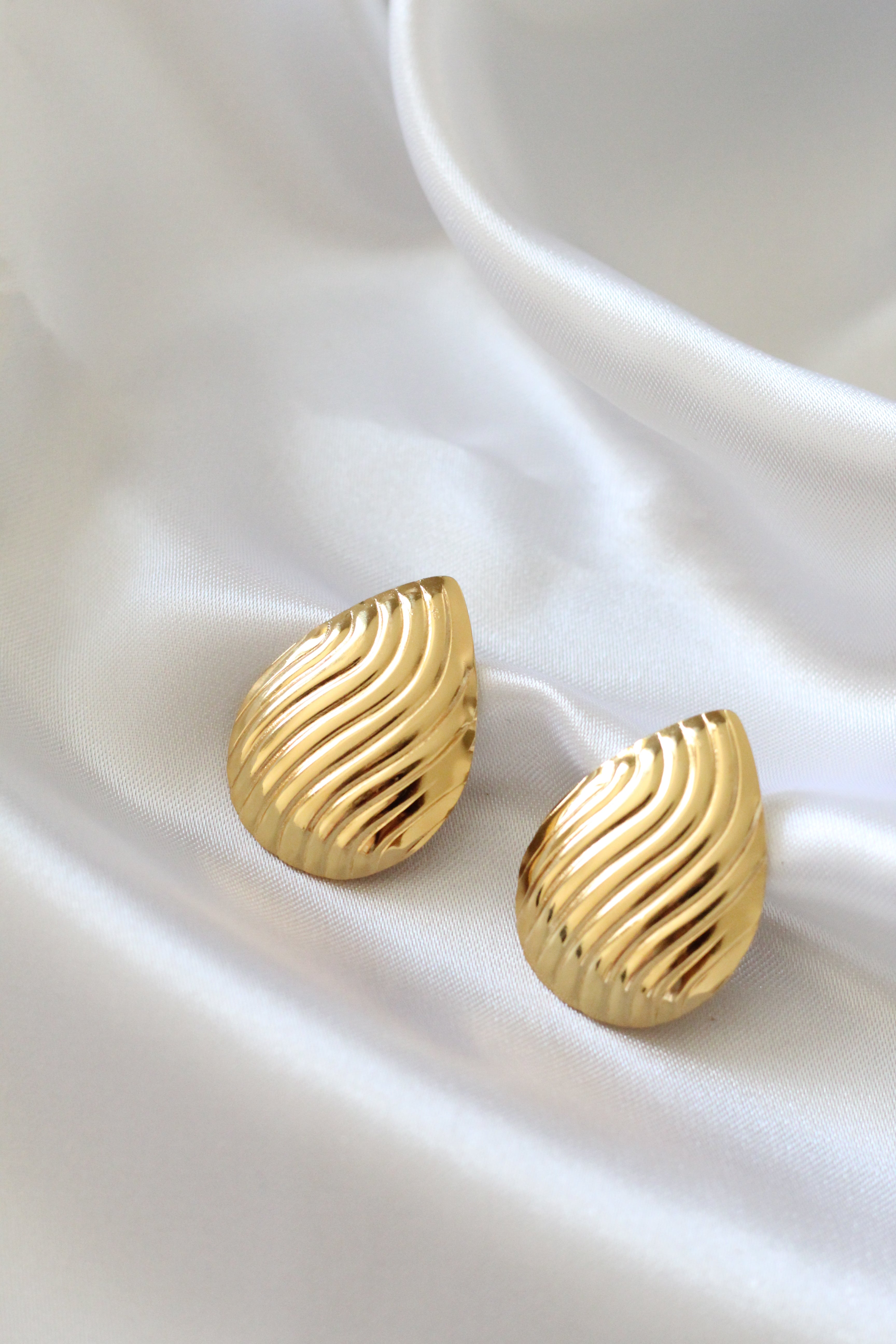 Orecchini goccia zigrinati