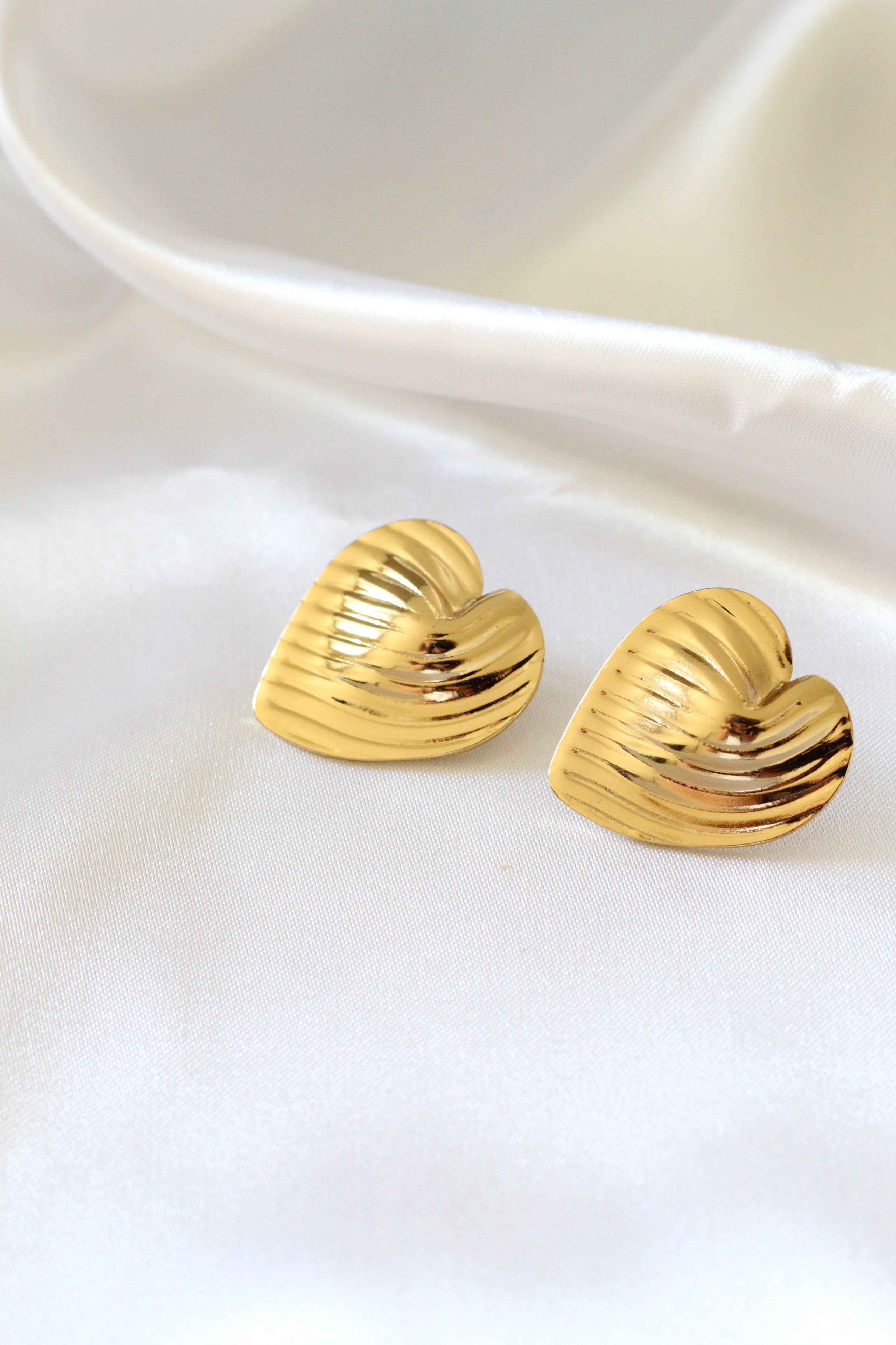 Orecchini cuore rigato